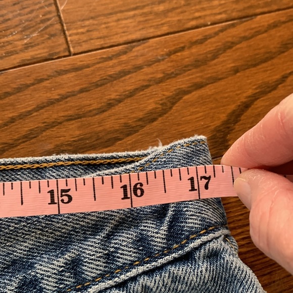 Vintage Levi’s 550 Jean Shorts - Picture 12 of 13